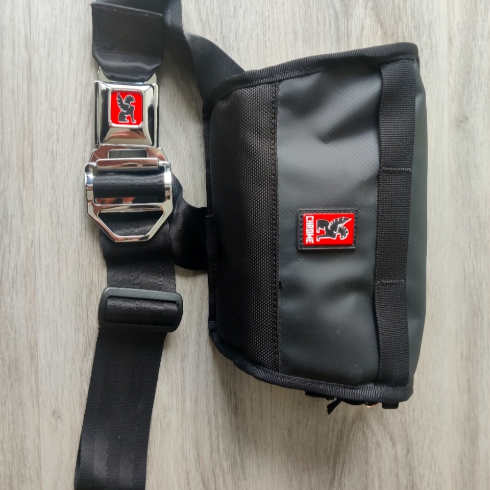 Chrome camera Niko sling sling bag 1.0